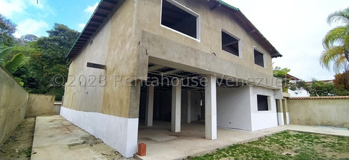 Ss: Vende Casa 25-3675 En Sorocaima De 630 M2