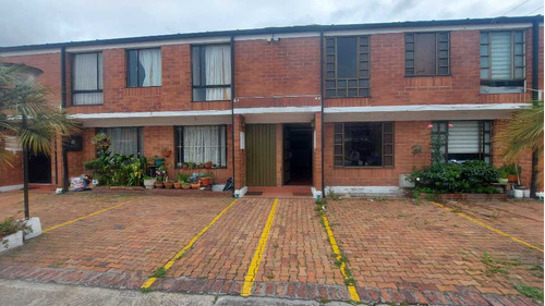 Venta Hermosa Casa En Castilla Bogota