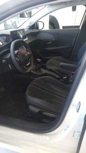 208 Allure Tiptronic