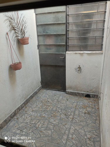 Imagen 6 de 14 de Vendo Casa Con Cochera 9 Autos ( La Comercial )