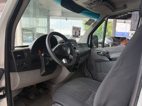 Mercedes-Benz Sprinter Cargo van larga