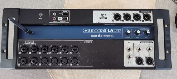 Mezcladora Soundcraft Ui 16 Con Estuche