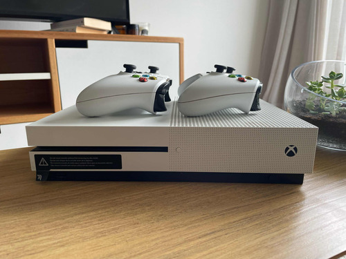 Xbox One S 500 Gb Con Dos Controles