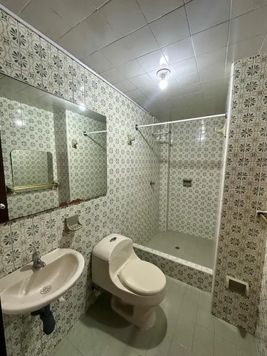 Apartamento De 2 Habitaciones Y 1 Baño Con Un Un Patio Grand
