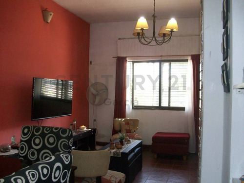 Imagen 5 de 30 de Venta Casa Multifamiliar 3 Dormitorios Garage Patio Parrilla Luminoso
