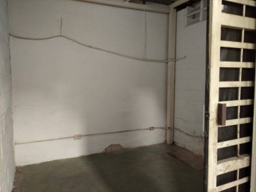 Imagen 3 de 13 de Hilmar Rios C166222 Vende Galpon En San Blas Tlf 0414-432-69-46 @hilmaririos.remax.al
