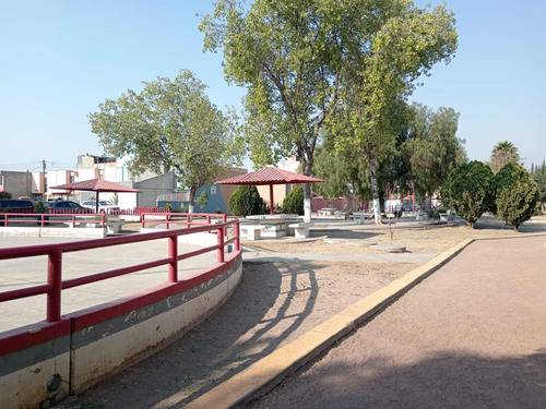 Venta De Casa 3 Recámaras Y Local Comercial En Héroes Tecama