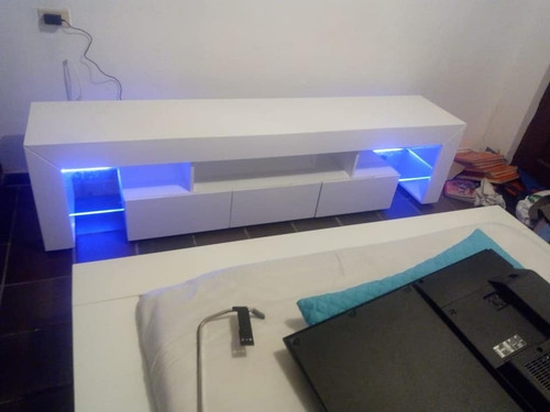 Imagen 5 de 6 de Mueble De Tv Con Luz Led Ref Perlato Madera Lacado