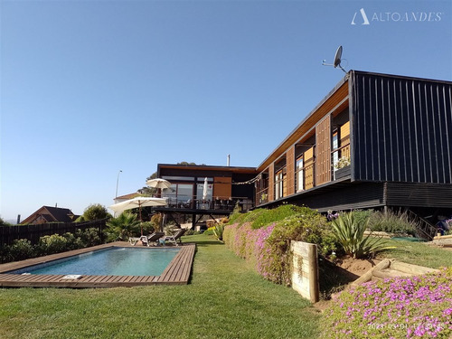 Casa En Venta De 3 Dorm. En Quintero