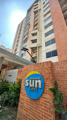 Annic Coronado Remax Vende Apartamento En Urb. Palma Real Res. Sun Suite, Mañongo. Ref. 232487