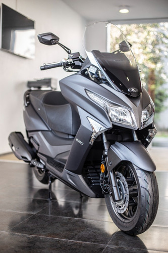 Imagen 17 de 25 de Kymco Xtown 250i Martinez Maxiscooters