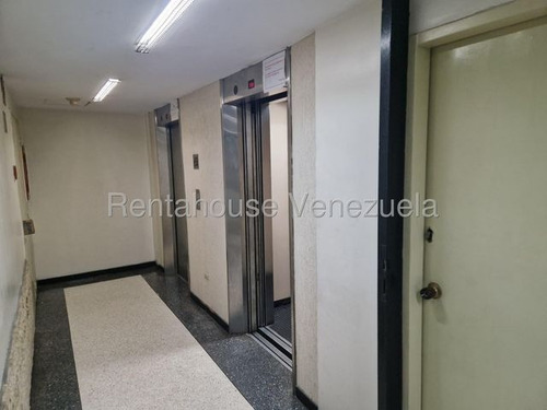 Apartamento En Venta Parroquia La Candelaria 25-20720