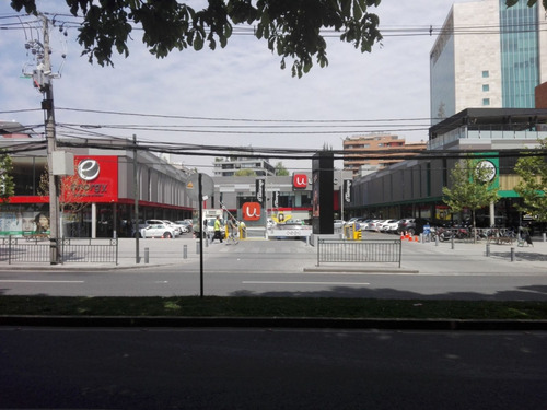 Local Comercial En Strip Center Paseo El Tamarugo - Vitacura