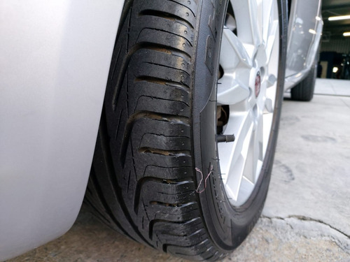 Fiat Punto Essence 1.6 16v Dualogic 2011/2012
