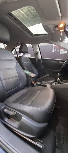 Imagen 7 de 9 de Volkswagen Vento 2.5 Luxury Mt 170hp 2012