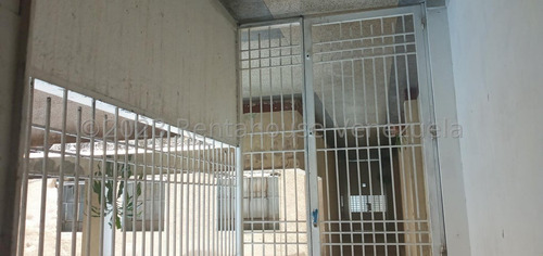 Imagen 19 de 30 de En Pleno Centro Apartamentos En Venta Barquisimeto Tu Asesor Monica Carrasquel Ofrece