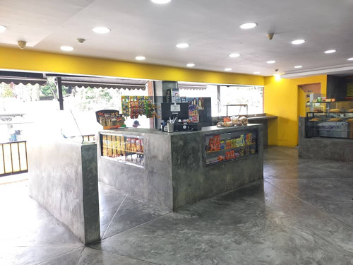 Venta Excelente Fondo De Comercio De Panadería Ubicada En Colinas De Bello Monte. Inf. Ma. Fda. Varela