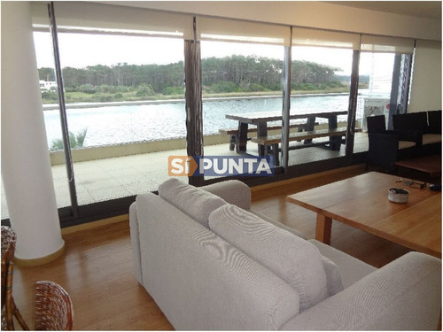 Imagen 4 de 16 de Apartamento De 3 Dormitorios Y Dependencia, Playa Mansa