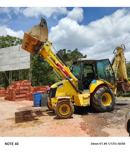 Retroexcavadora New Holland B110b Cabinada Con 4500 Horas