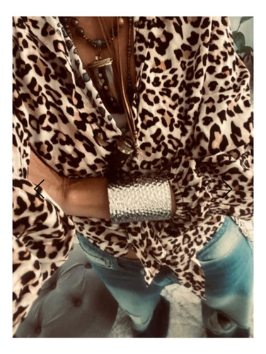 Camisa Oversize Animal Print Con Detalles