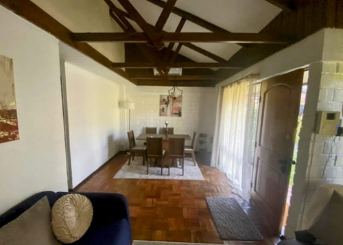 Casa Clásica Y Hermosa De 3d 3b En Las Condes A La Venta