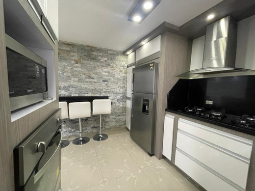 Imagen 8 de 9 de Casa Remodelada En La Mantuana // 04146878567