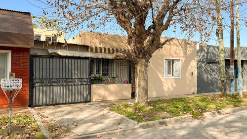 Casa 4 Ambientes Bernal Cochera Apto Credito
