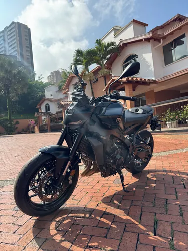 Mt 09 V4