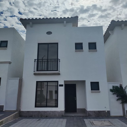 Venta Casa 3 Recámaras Querétaro, Los Naranjos