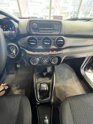Imagen 12 de 24 de Fiat Cronos 2023 1.3 Gse Drive R