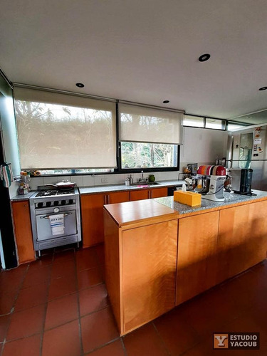 Imagen 10 de 30 de Casa En Venta 2 Dormitorios 2 Baños 2 Cocheras 246 Mts 2 Y Terreno 700 Mts 2 Totales - City Bell