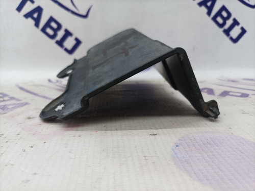 Base Moldura Espaciador De Partes Cuerpo Ford Fiesta 11-17 (Usado)