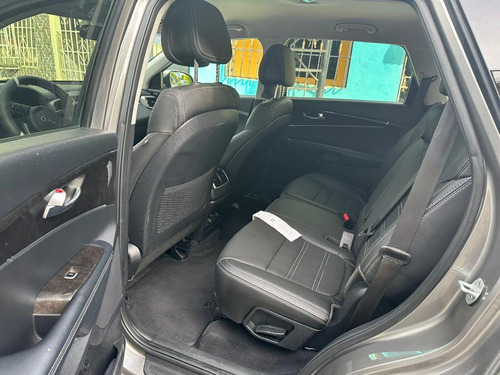 Imagen 12 de 15 de Kia Sorento Sorento Xl