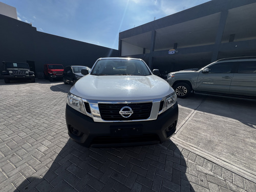 Nissan NP300 2.4 Doble Cabina Se Aa Pack Seg Mt