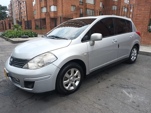 Nissan Tiida 1.8 Premium 5 p