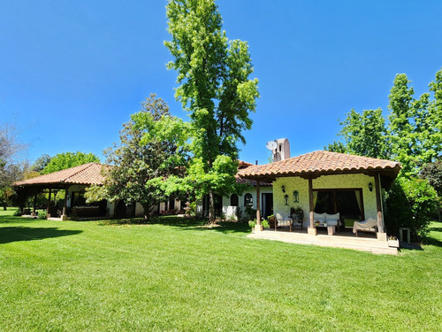 Calera De Tango | 4d 5b + Serv. | 5000m2 Terr. / 383m2 Const