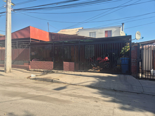 Amplia Y Comoda Casa En Colina (68779)