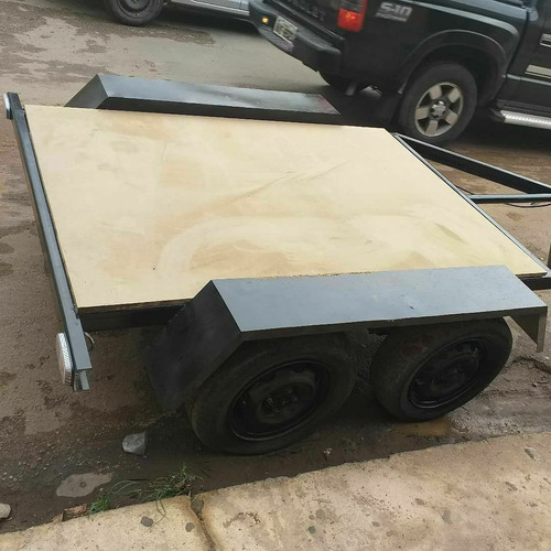 Imagem 3 de 4 de Reboque