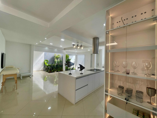 En Venta Moderna Y Lujosa Casa Ubicada En La Urb Avp Colinas De Carrizal. Rz