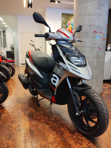 Imagen 10 de 15 de Aprilia Sr 160