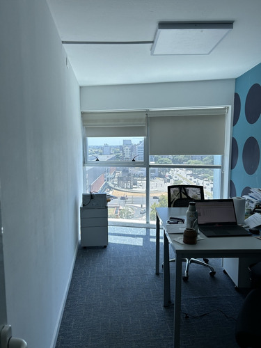 Venta Gran Oficina En Tres Cruces Con Garaje. Edificio De Categoría