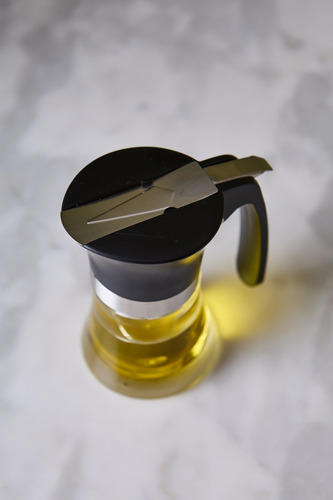 Aceitera Binah de acrilico vertidor 100ml