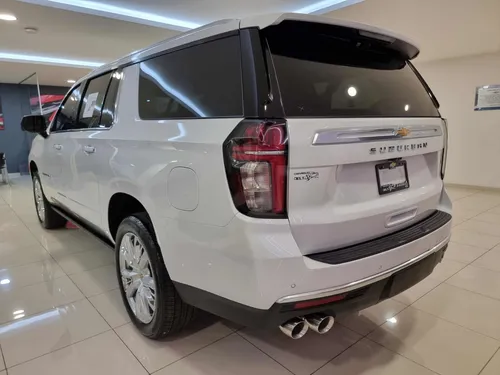 Chevrolet Suburban 5.3 High Country 4X4 At