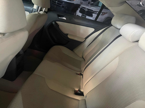 Imagen 11 de 15 de Volkswagen Jetta 2014 2.5 Style Mt