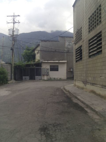 Imagen 20 de 30 de 5 Galpones Espaciosos En Venta Ubicado En Fila De Mariches Con Acceso Controlado Y Vigilancia Privada