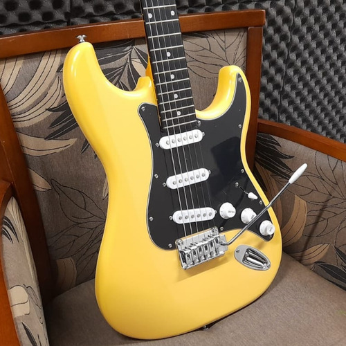 Imagem 4 de 9 de Guitarra Phx Strato St 1pr Premium Creme