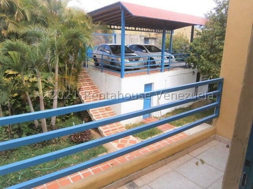 Acojedora Casa De Montana En Karimao Country