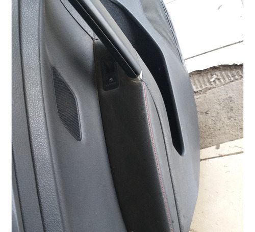 Panel De Puerta Trasera Izquierda Golf Gti 2018 (Usado)
