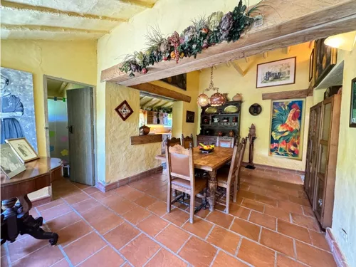 Venta Lote De 19.600 M² En La Ceja Con 3 Viviendas, Sector Chaparral