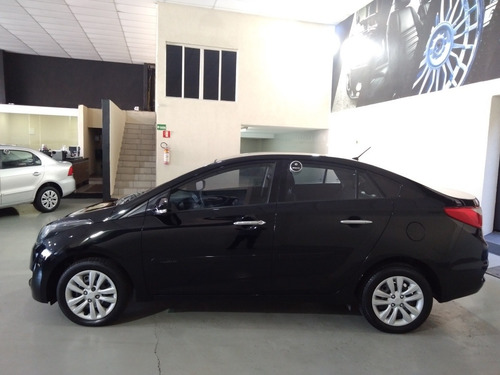 Imagem 4 de 12 de Hyundai Hb20s 2018 1.0 Comfort Plus Flex 4p